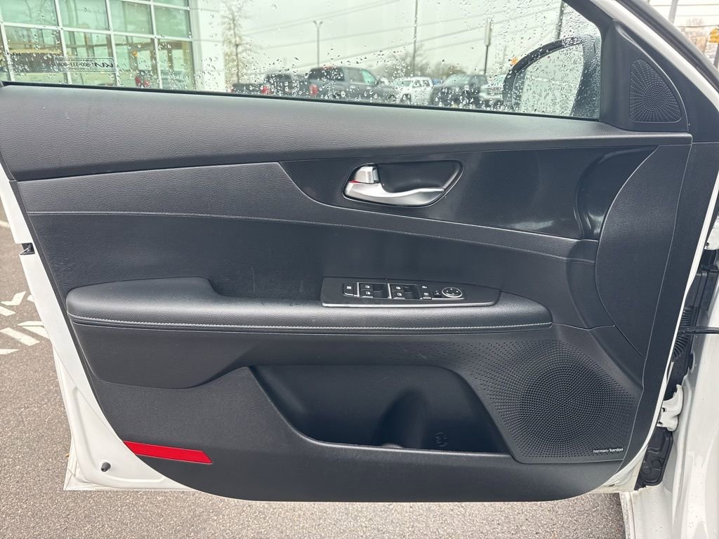 Used 2023 Kia Forte GT-Line w/ GT-Line Premium Package image 10