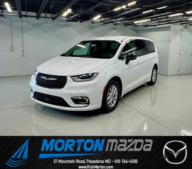 Used 2024 Chrysler Pacifica Touring-L