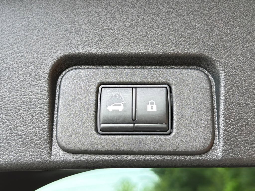 Used 2023 Nissan Rogue SV w/ SV Premium B Package FWD image 34