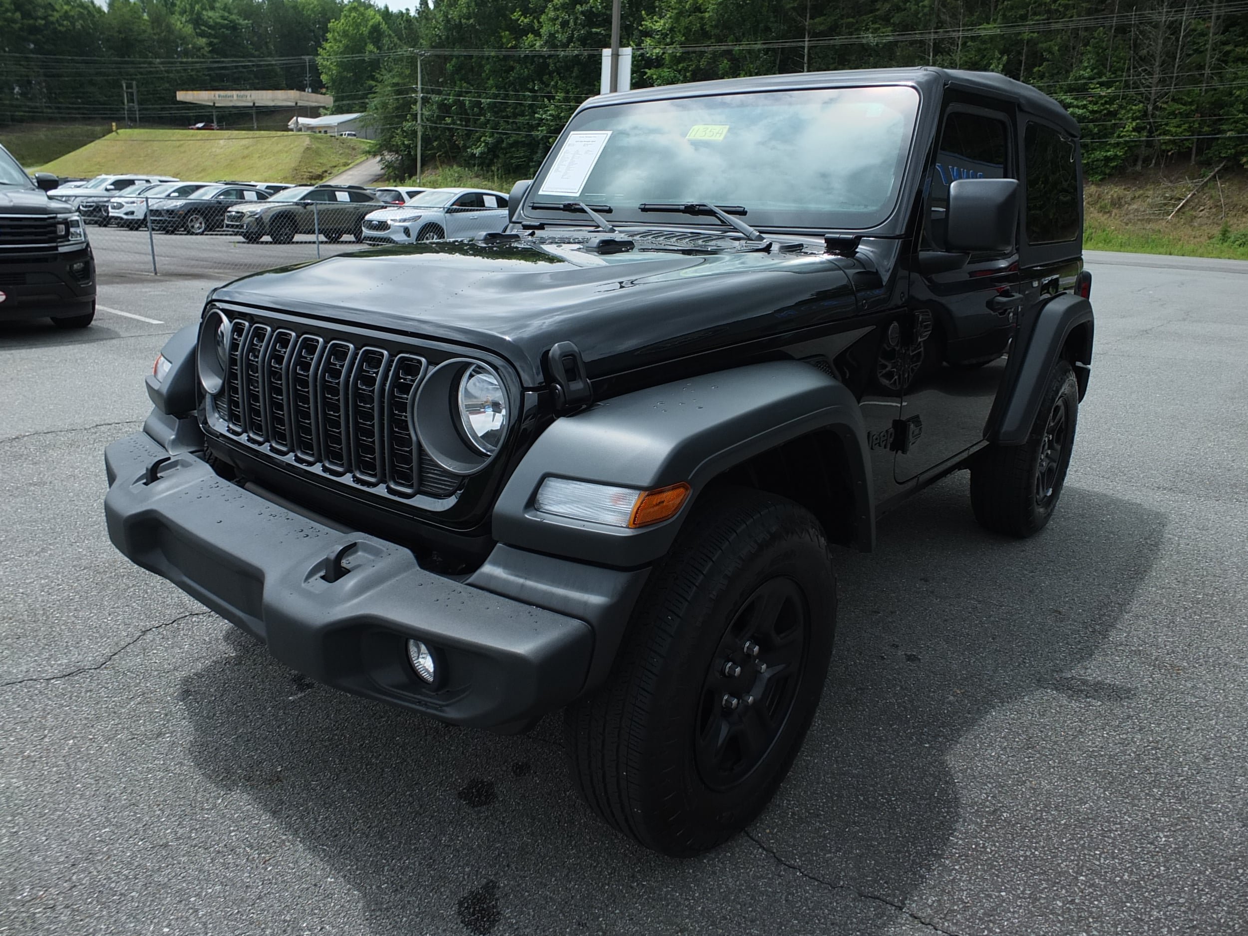 Used 2025 Jeep Wrangler Sport AWD/4WD image 7