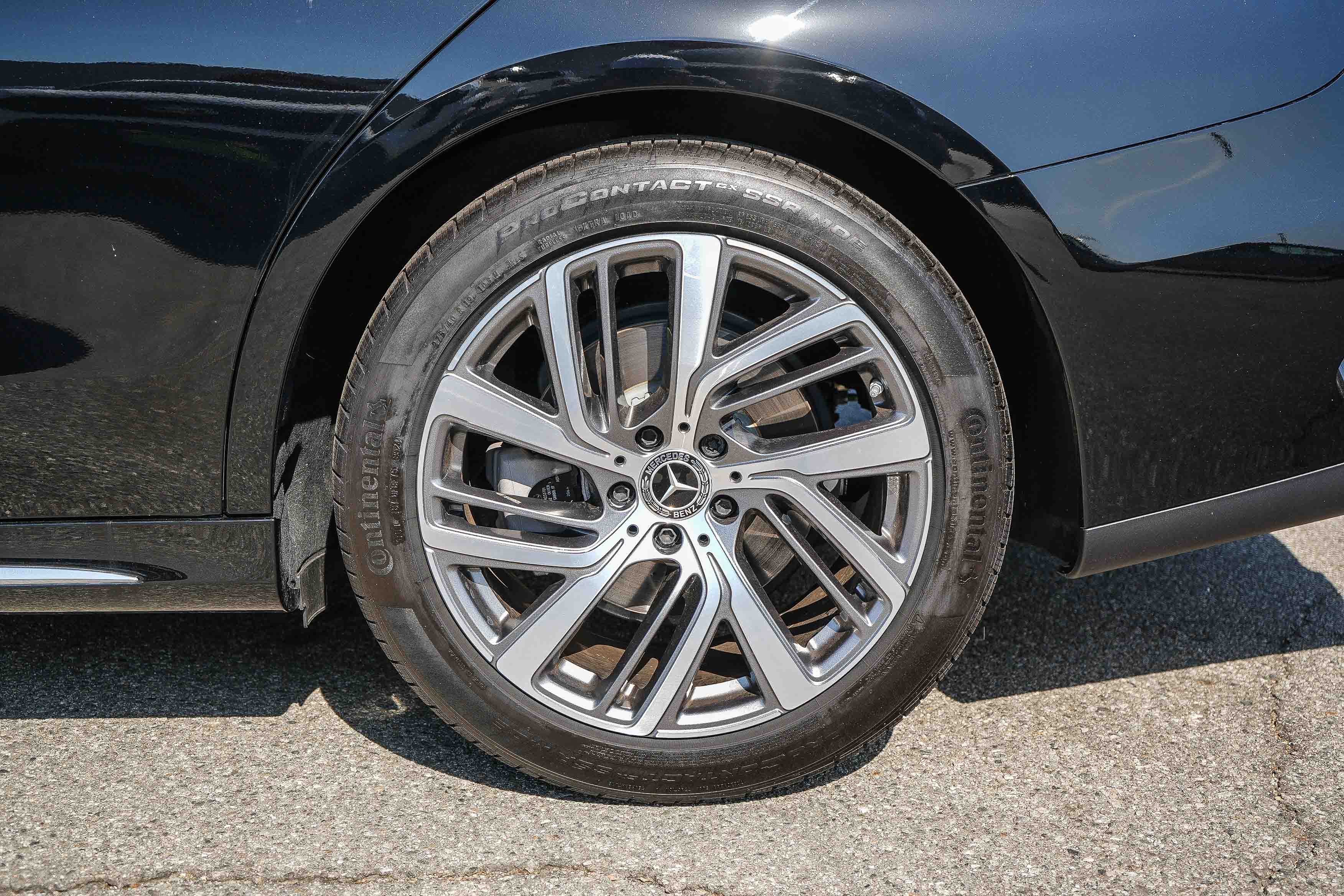 Used 2025 Mercedes-Benz E 350 Sedan w/ Winter Package image 10