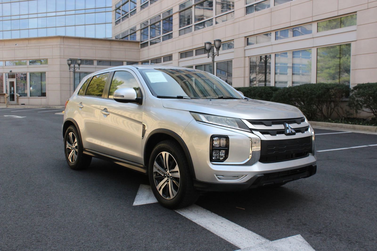 Used 2021 Mitsubishi Outlander Sport SE FWD image 1