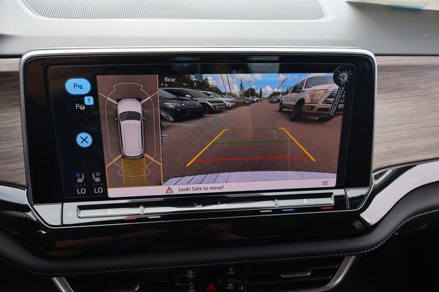 New 2026 Volkswagen Atlas SEL Premium R-Line image 24