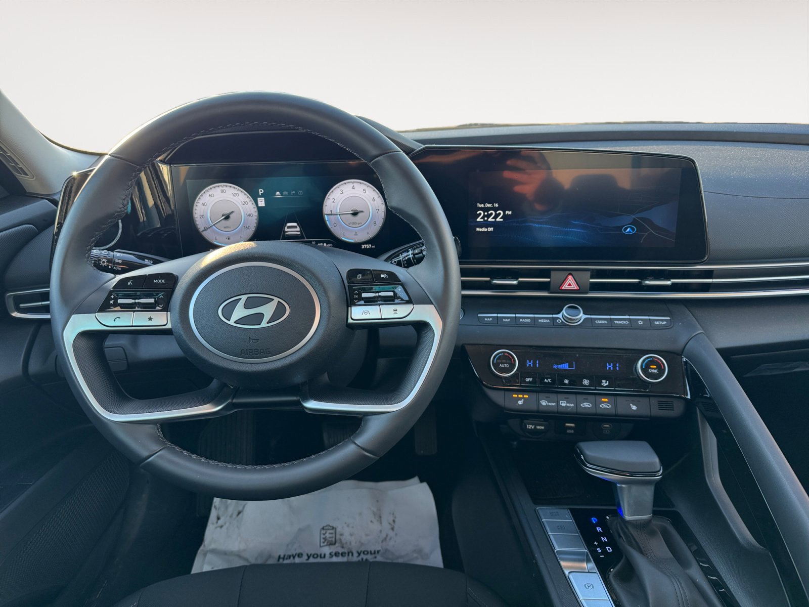 New 2025 Hyundai Elantra SEL image 12