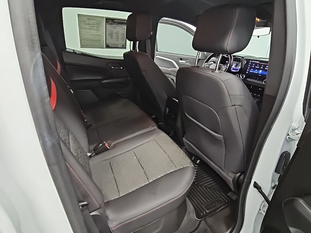 Used 2024 Chevrolet Colorado Z71 image 33