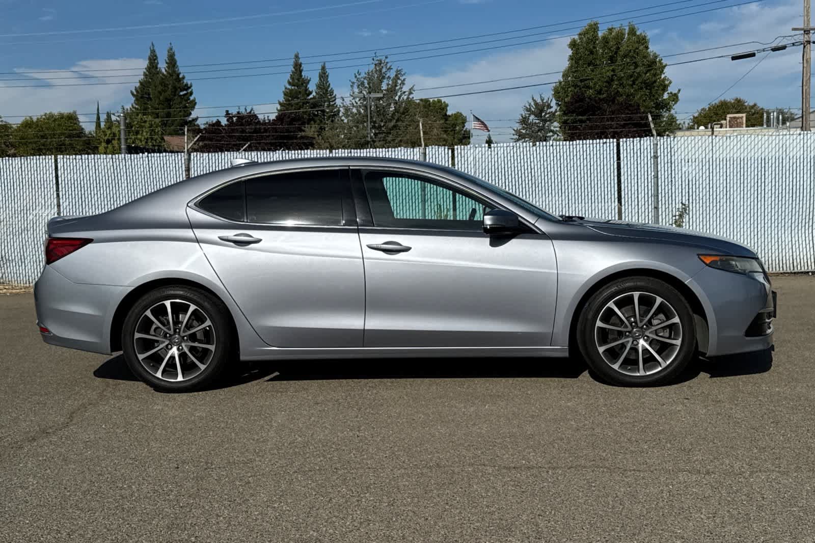 Used 2015 Acura TLX w/ Technology Package FWD image 6