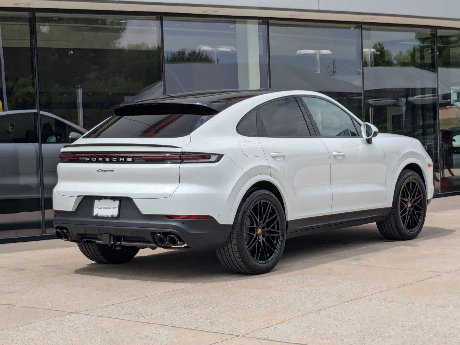 Certified 2025 Porsche Cayenne image 9