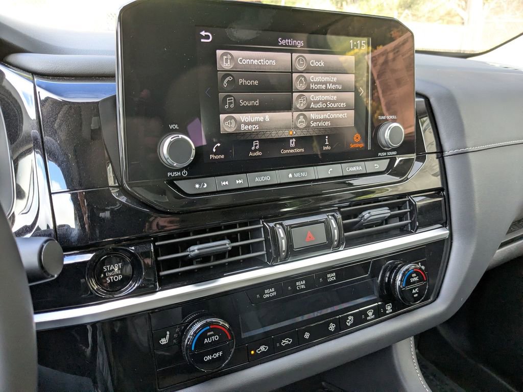 New 2025 Nissan Pathfinder SV image 19