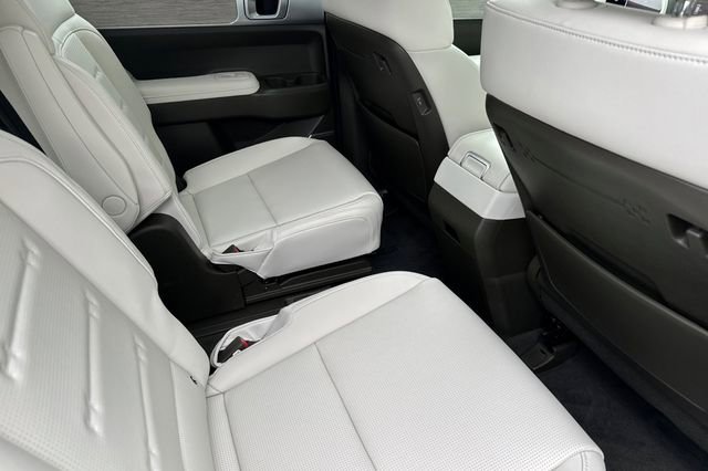 Used 2025 Hyundai Santa Fe Calligraphy AWD/4WD image 19