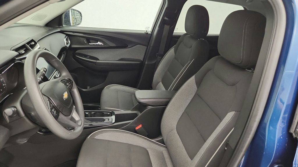 Used 2021 Chevrolet TrailBlazer LT w/ Convenience Package FWD image 20