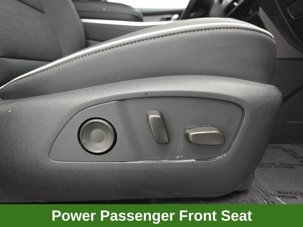 Certified 2025 Buick Enclave Sport Touring w/ Power Package AWD/4WD image 53