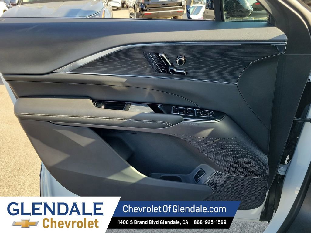 Certified 2024 Cadillac Lyriq Luxury image 38