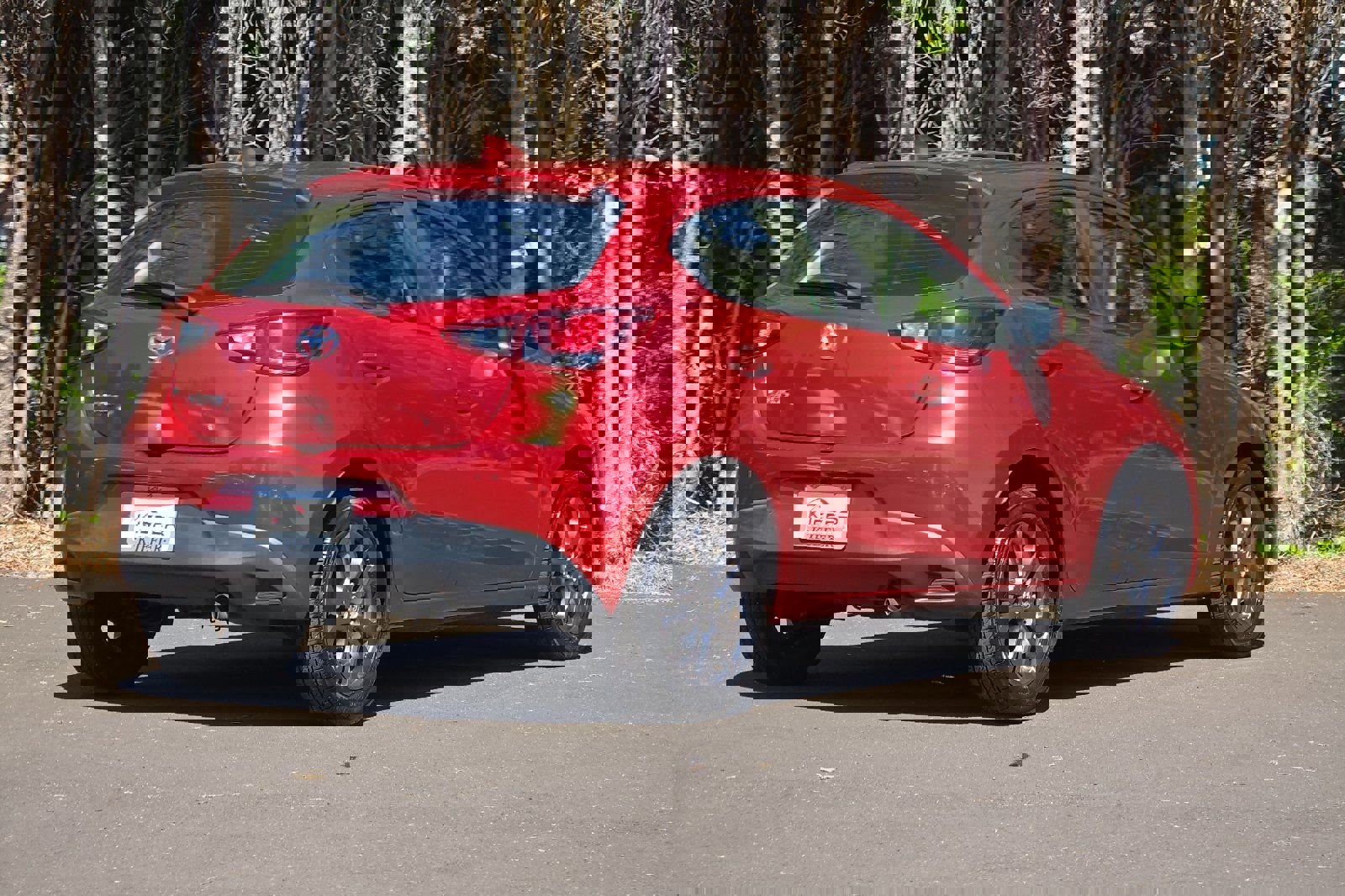 Used 2020 Toyota Yaris LE FWD image 4