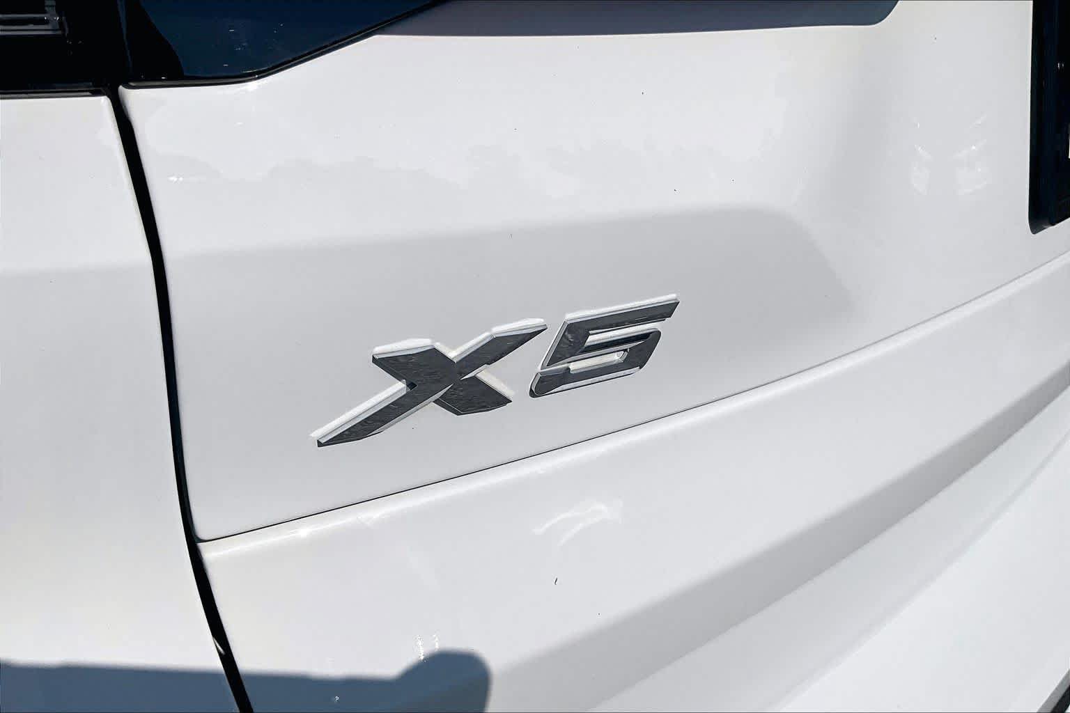 Certified 2024 BMW X5 xDrive40i w/ M Sport Package AWD/4WD image 33