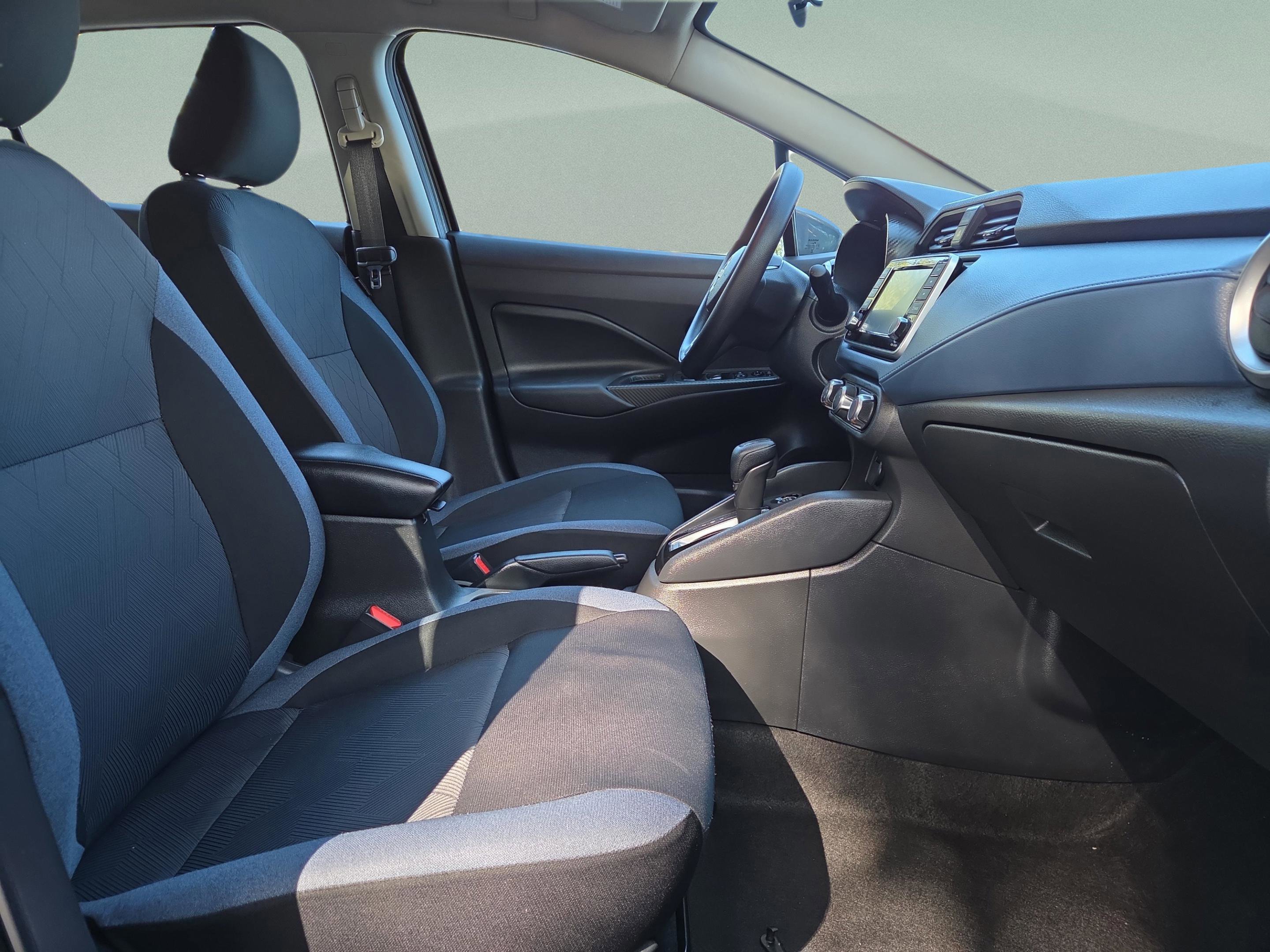 Used 2025 Nissan Versa SV image 38