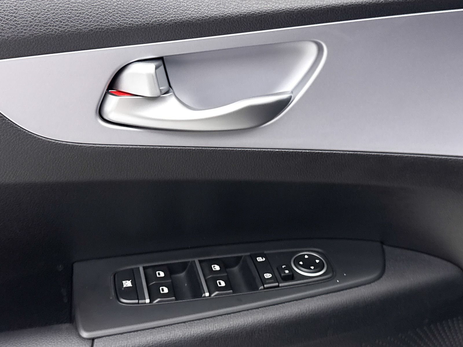 Used 2024 Kia Forte LXS w/ LXS Technology Package FWD image 25