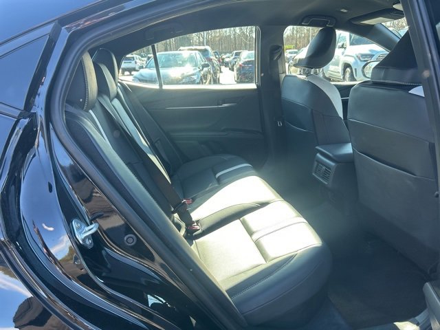 Used 2025 Toyota Camry SE image 16