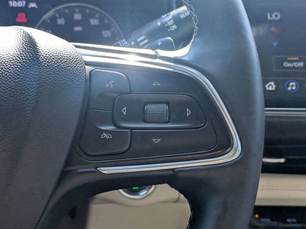 Used 2023 Buick Envision Avenir FWD image 27