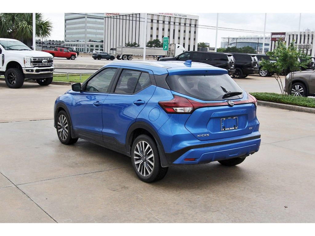Used 2024 Nissan Kicks SV image 4