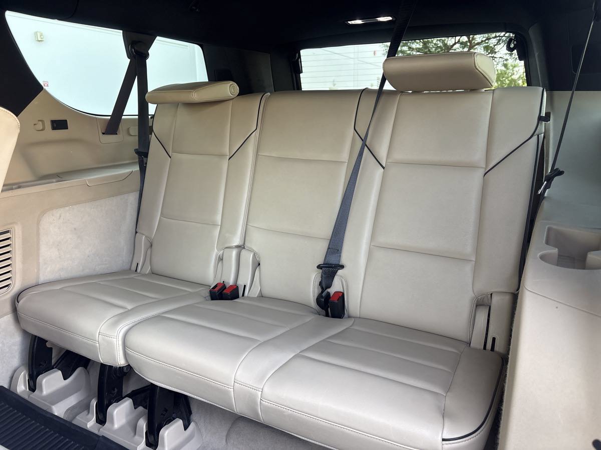 Used 2021 Cadillac Escalade ESV Premium Luxury w/ Driver Assist Tech Package RWD image 17