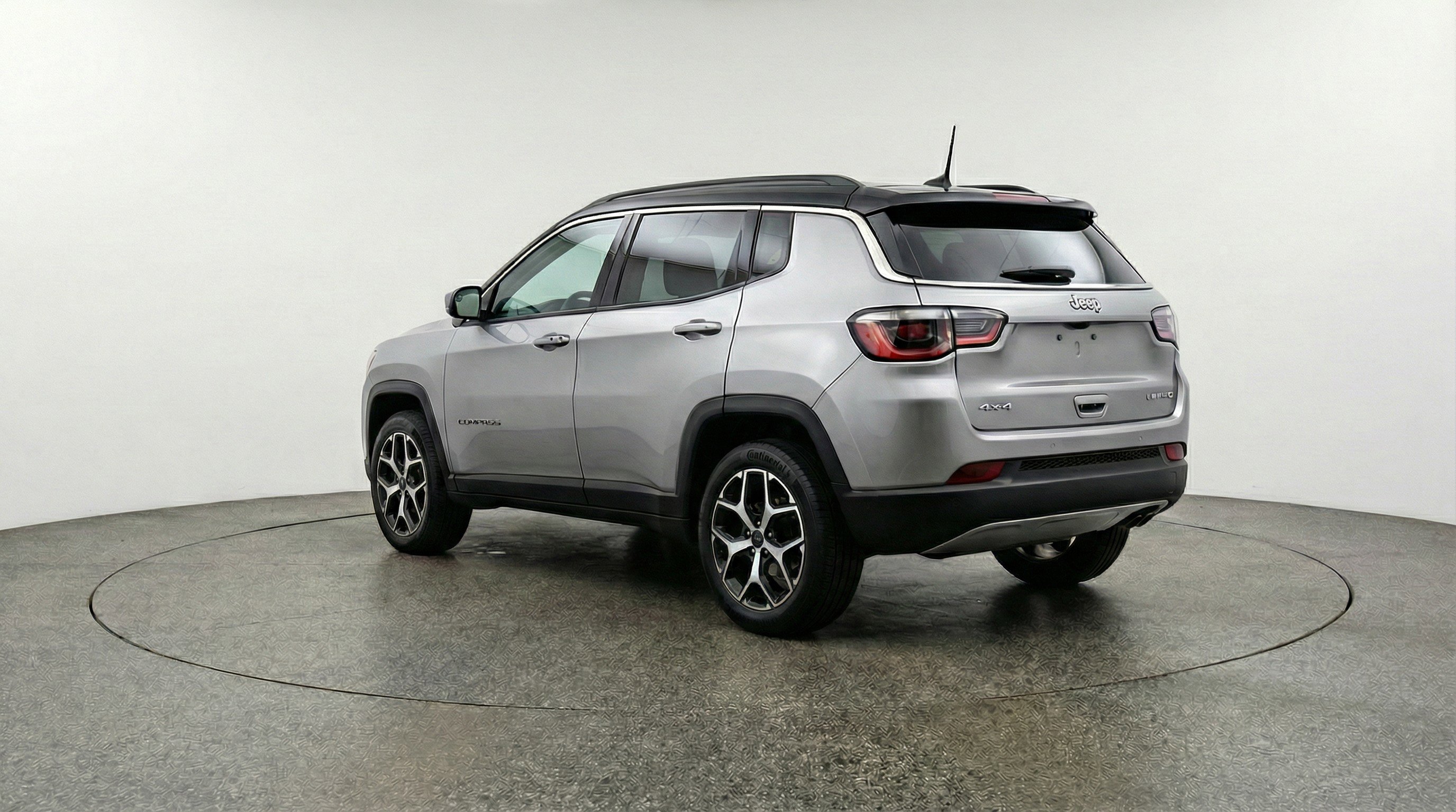 Used 2025 Jeep Compass Limited image 6