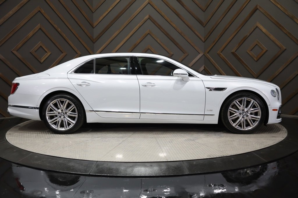 Used 2020 Bentley Flying Spur W12 image 13