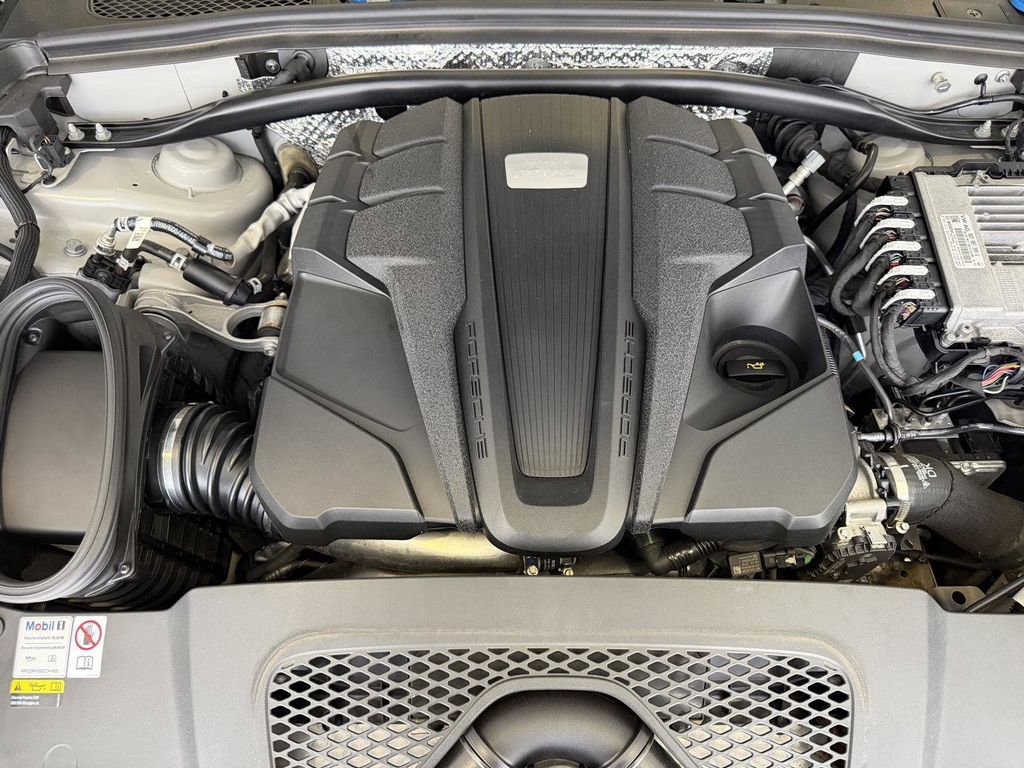 Used 2023 Porsche Macan S image 26