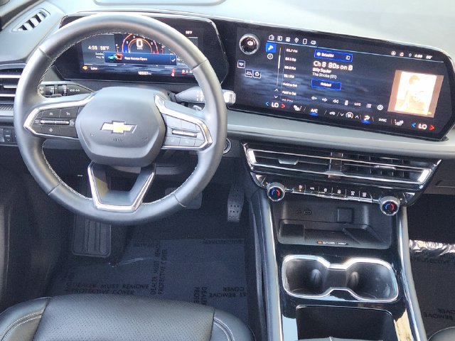 Used 2025 Chevrolet Traverse LT w/ Driver Confidence Package FWD image 27