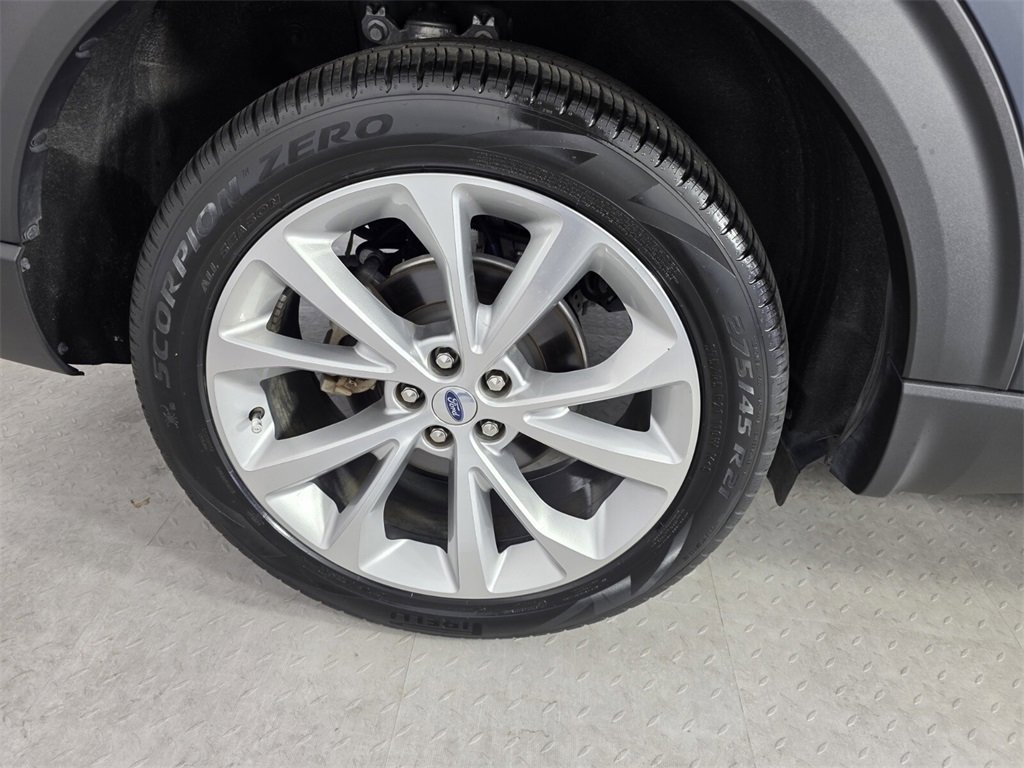 Used 2023 Ford Explorer Platinum w/ Technology Package image 18