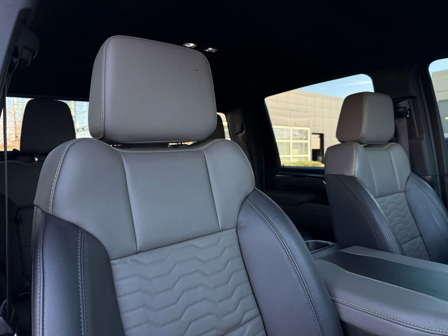 Used 2024 Chevrolet Silverado 2500 ZR2 w/ Technology Package image 29