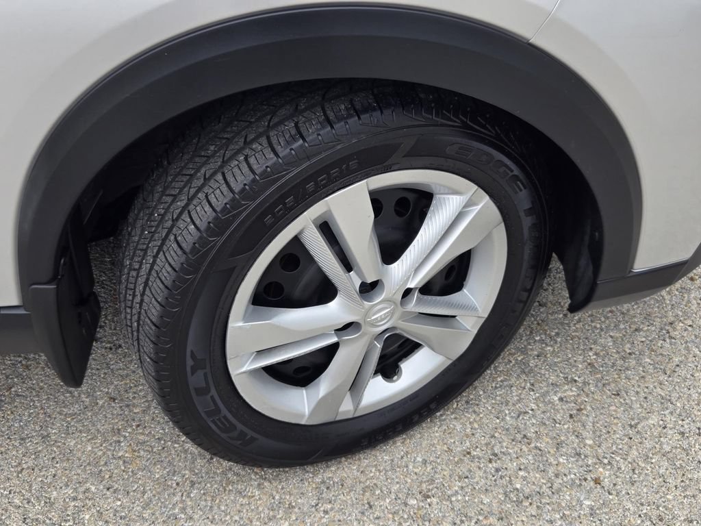 Used 2019 Nissan Kicks S FWD image 6
