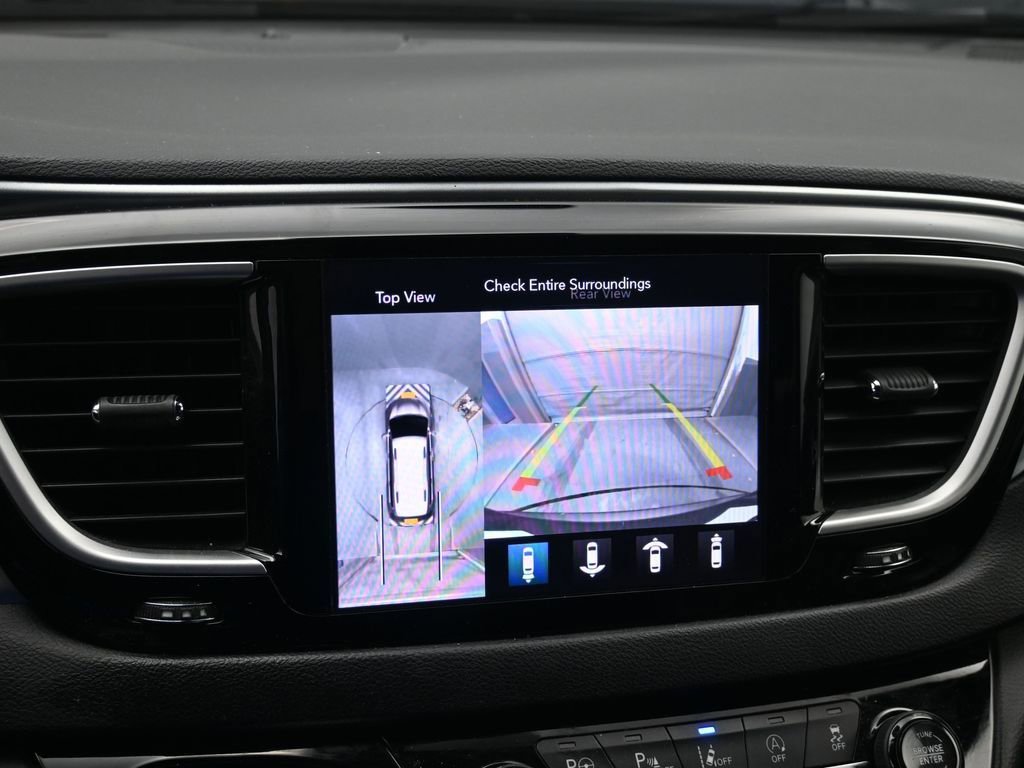 Used 2020 Chrysler Pacifica Touring-L Plus FWD image 14