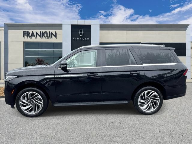 New 2027 Lincoln Navigator Premiere AWD/4WD image 4