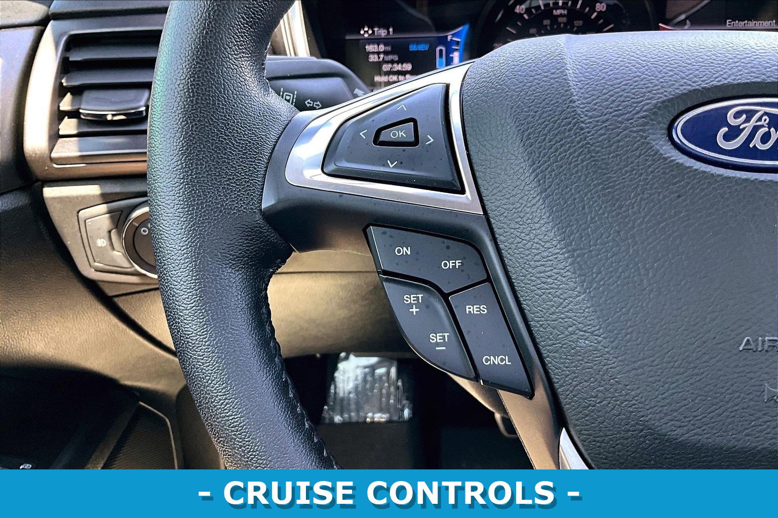 Used 2018 Ford Fusion Titanium FWD image 11