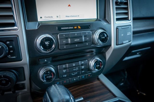 Used 2016 Ford F150 Lariat w/ Equipment Group 502A Luxury AWD/4WD image 30