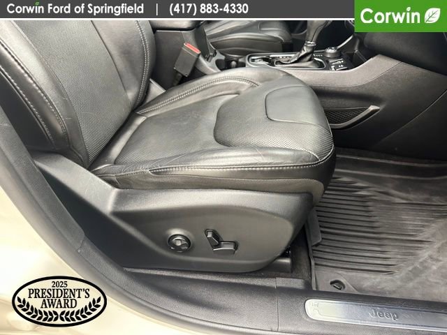 Used 2019 Jeep Cherokee Overland w/ Technology Group image 10
