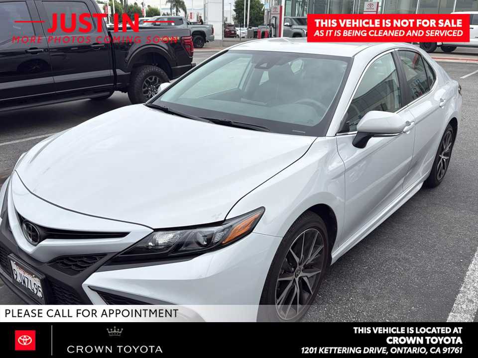Certified 2024 Toyota Camry SE FWD image 1
