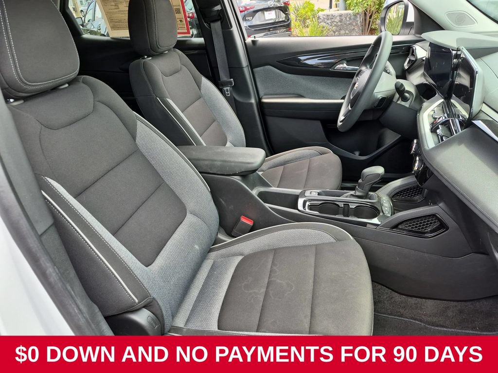 Used 2025 Chevrolet TrailBlazer LT AWD/4WD image 31