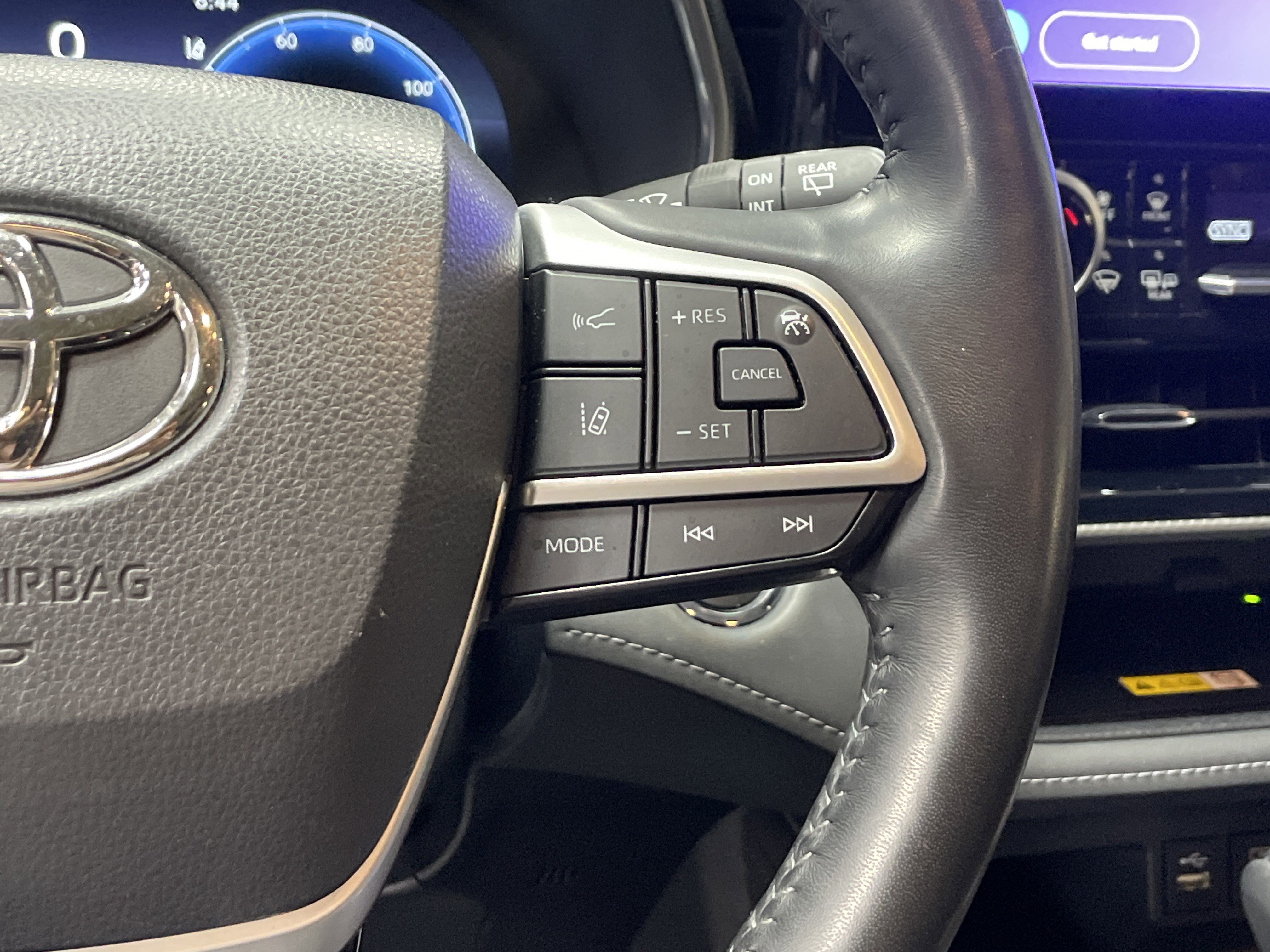 Used 2023 Toyota Highlander Platinum FWD image 20