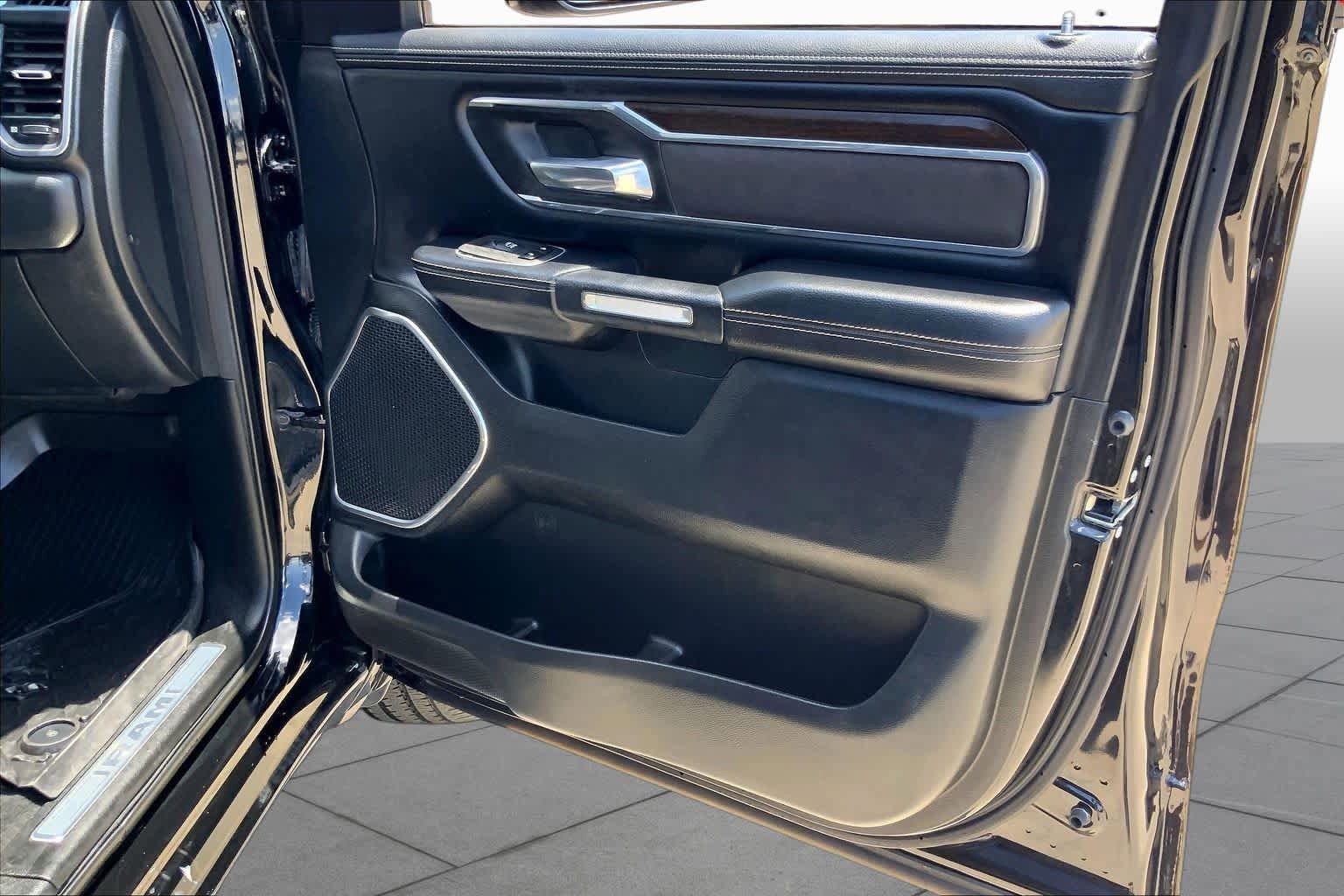 Used 2022 RAM 1500 Laramie AWD/4WD image 23