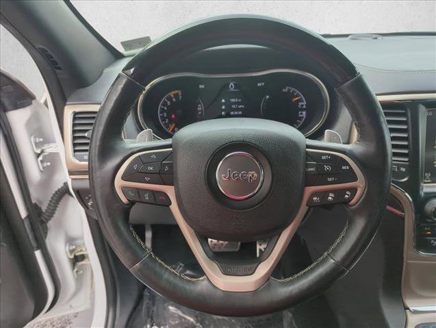 Used 2017 Jeep Grand Cherokee Overland w/ Jeep Active Safety Group AWD/4WD image 14