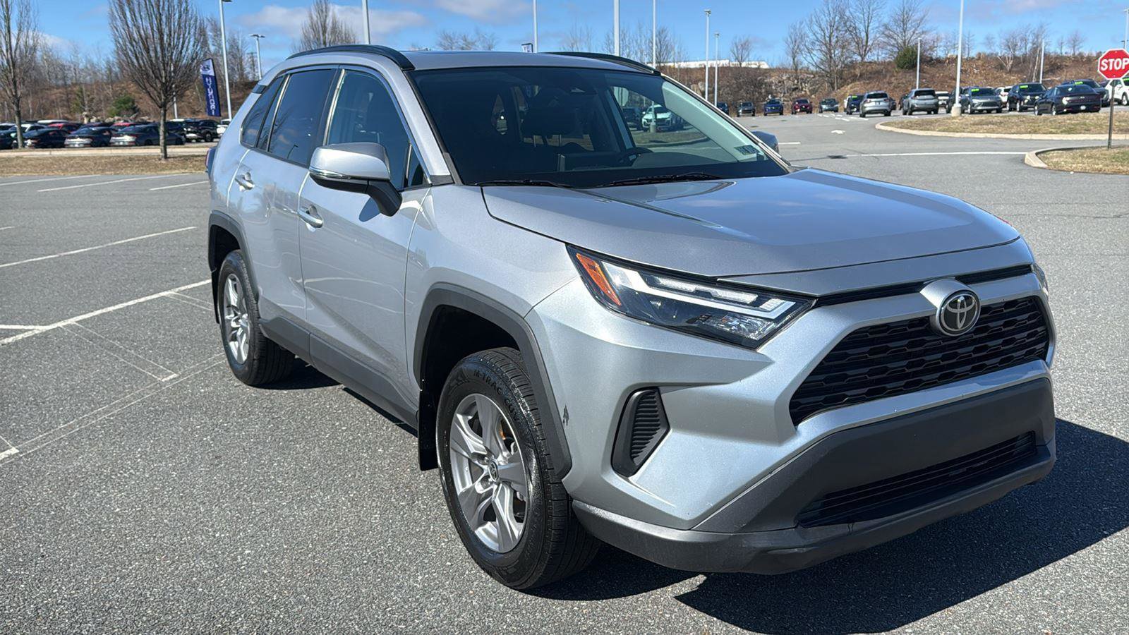Used 2022 Toyota RAV4 XLE w/ Convenience Package image 1