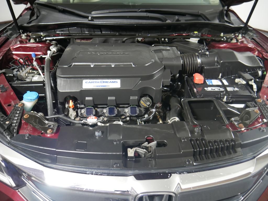 Used 2016 Honda Accord Touring image 3