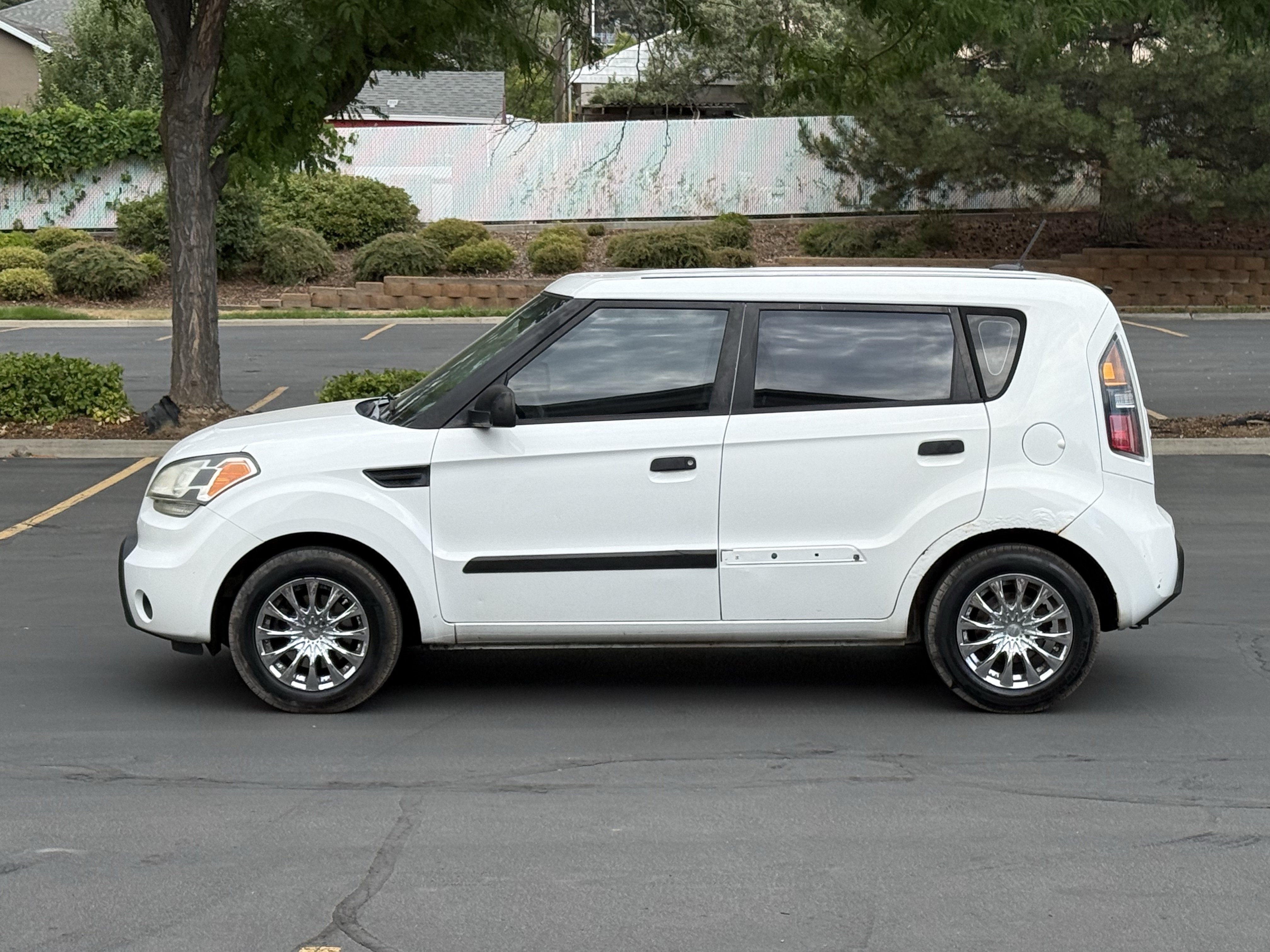 Used 2010 Kia Soul FWD image 7