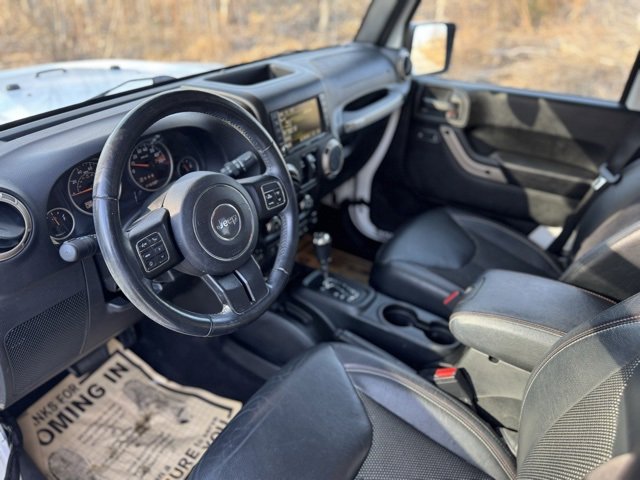 Used 2016 Jeep Wrangler Unlimited Sahara image 12