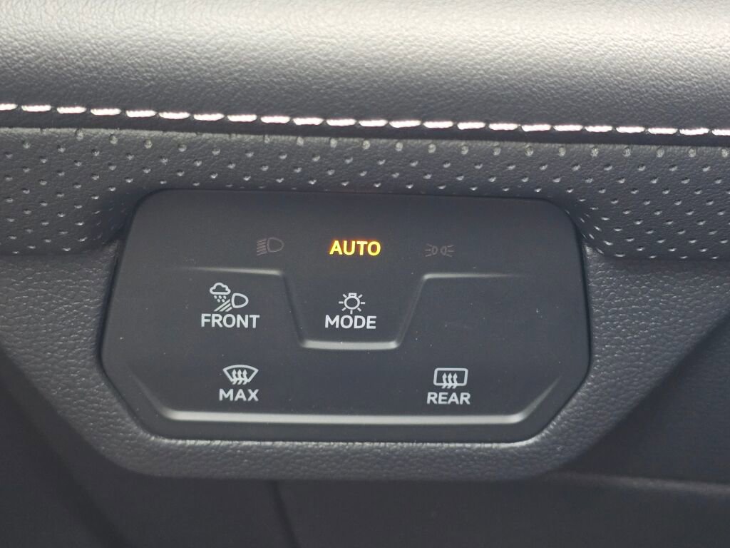 New 2025 Volkswagen Atlas SEL image 25