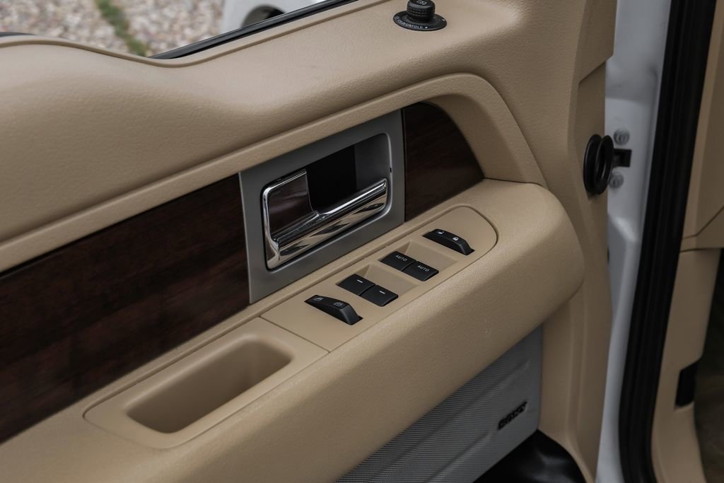 Used 2014 Ford F150 King Ranch w/ King Ranch Luxury Package RWD image 45