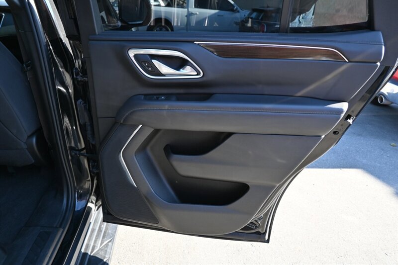 Used 2022 GMC Yukon SLE AWD/4WD image 41