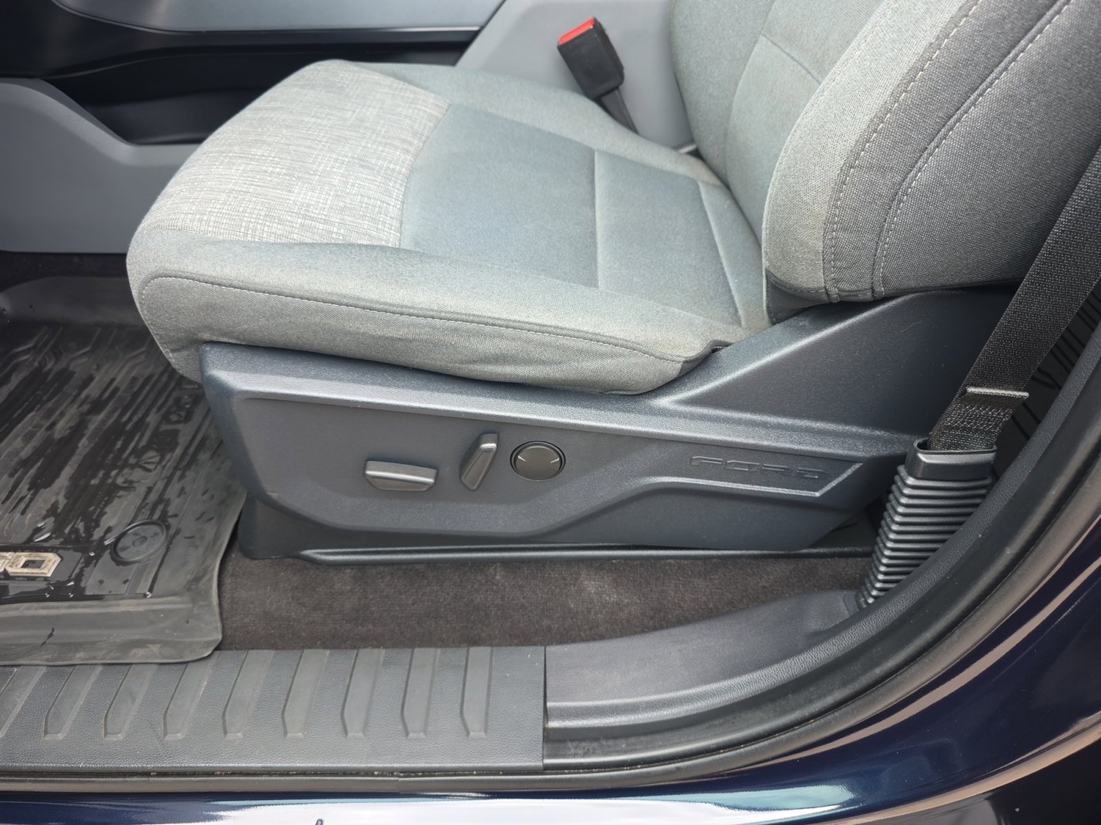 Used 2022 Ford F150 XLT w/ Equipment Group 302A High AWD/4WD image 14