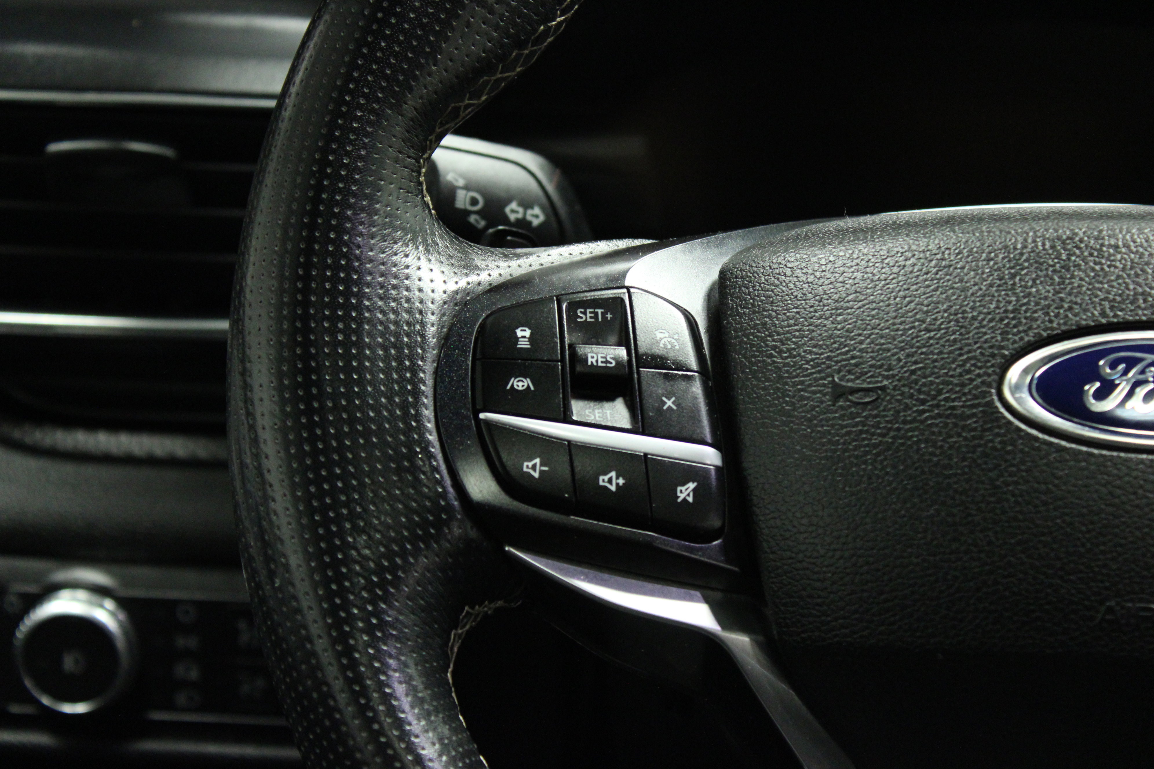 Used 2020 Ford Explorer ST image 24